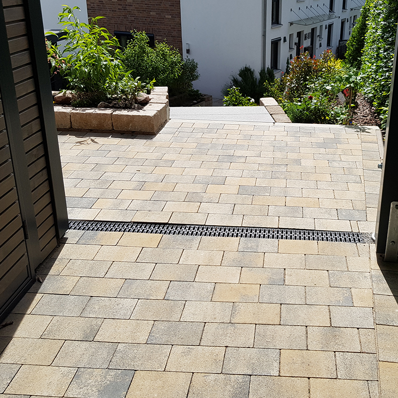 Pflasterarbeit von Hausumrandung und Wegen in Bremen